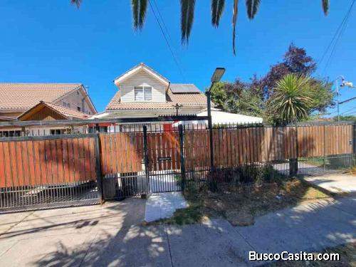 VENDO casa 4d-3b-2e-132mt2 en Av Farfana Villa Sta María Comuna de Maipú Región Metropolitana