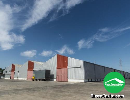 Amplia Bodega con oficinas, baños e instalaciones, 4 Esquinas.