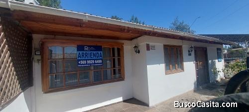 Buin centro, casa de un nivel, gran patio.