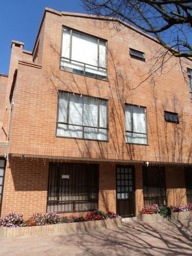 Vendo hermosa casa en la 170 con Boyaca. BOGOTÀ