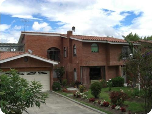 Vendo hermosa casa en chia sin problemas invernales