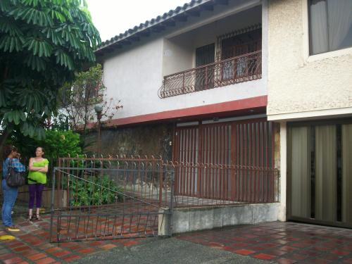 VENDO CASA EL BOSQUE, CALI , 350 Mts CUADRADOS, $ 250000000
