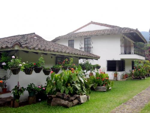 PSI-1092. VENTA FINCA DAPA - 3 CASAS CONSTRUIDAS