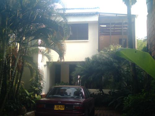 Alquilo Casa Grande Bella Suiza, Cali