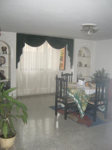 Oportunidad, amplio apartamento 247 m2 al norte