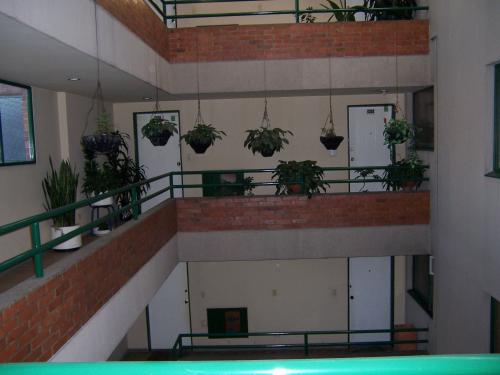 ARRIENDO APTO CON O SIN MUEBLES