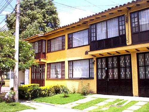 VENDO HERMOSA CASA NOROCCIDENTE (FLORESTA)