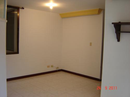 SE VENDE APARTAMENTO EN LOS ALPES (1)