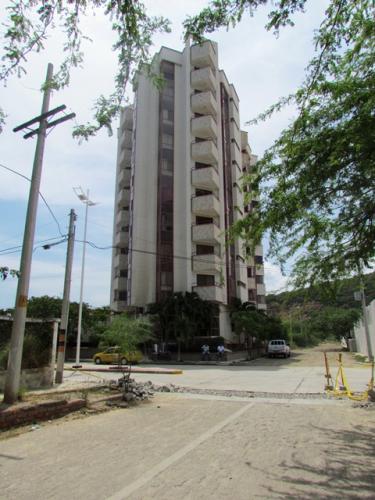 Arriendo apto en el Rodadero  santa Marta por meses sin muebles