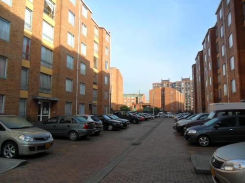 HERMOSO APTO LA FONTANA DE CAPRI CL 181A CR 7