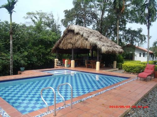 Lindísima finca de recreo casa campestre cabañas piscina