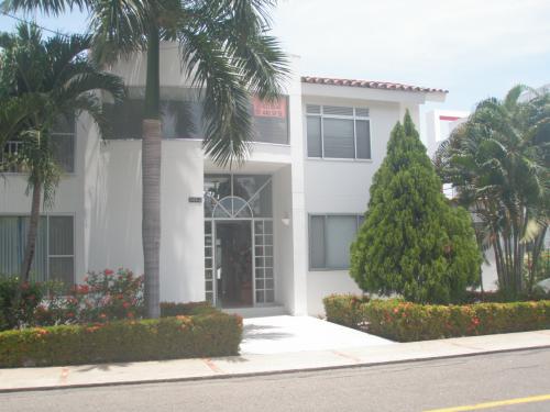 VENDEN LAGO MAR EL PEÑON GIRARDOT