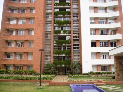 Arriendo o Vendo Apartamento los Cristales edificio Torres de Camelot