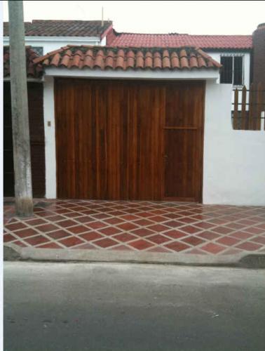 Se Vende Hermosa Casa Semiremodelada en Mandalay