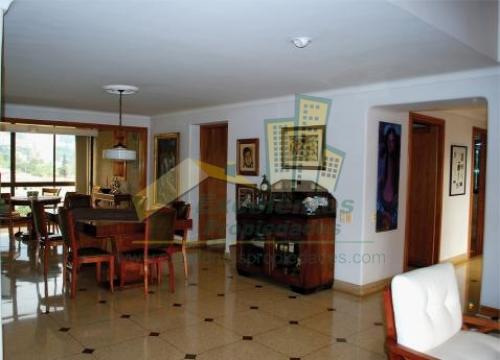 Se vende apartamento Medellín - El Poblado  (2CA203)