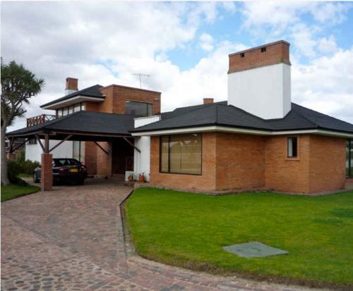 Se Vende Hermosa Casa Remodelada Vía Guaymaral