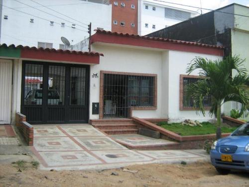 VENDO CASA BARRIO LA MACARENA