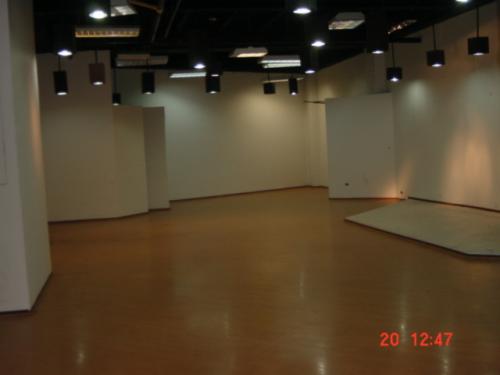 Maravilloso LOCAL - Dentro de Centro Comercial.