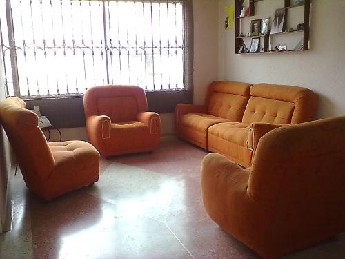 VENDO CASA GRANDE RENTABLE CON UNA BODEGA