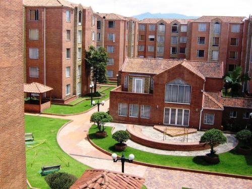 COLINA CAMPESTRE 4 PISO MUY BONITO 