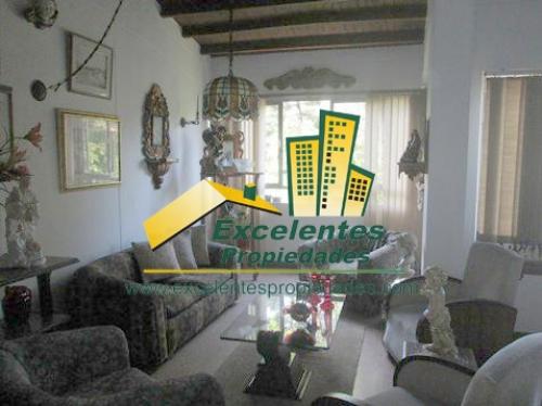 Se vende excelente apartamento en Calasanz (3CA606)