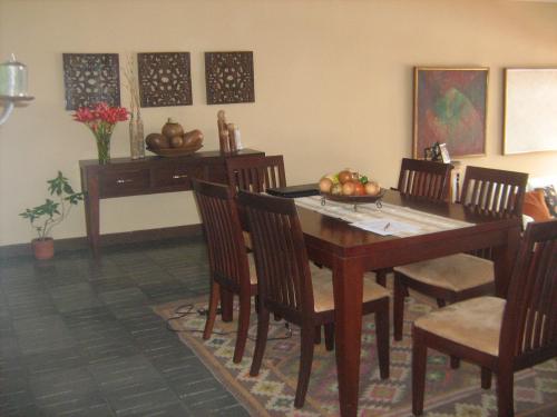 VENDO CASA CON RENTA EN EL BARRIO CADIZ