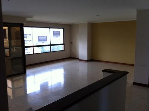 SE VENDE APARTAMENTO EN EL POBLADO