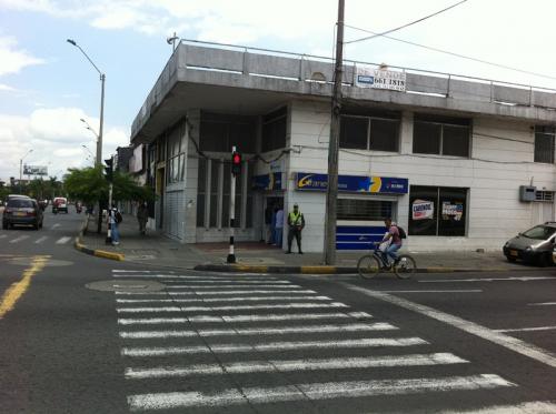 Local 330 M2  Cr. 1 Cali