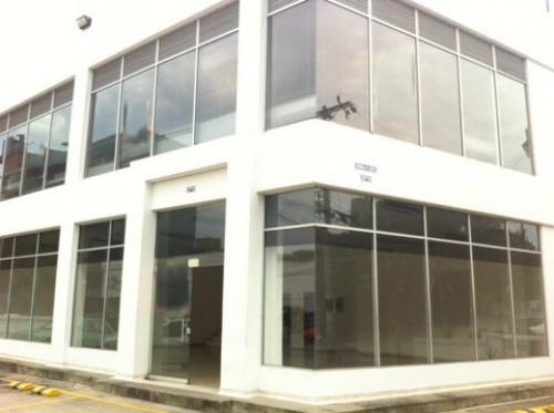 Local 330 M2 Comercial Versalles