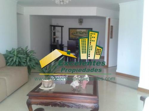 Se vende excelente apartamento en Conquistadores (3CO669)