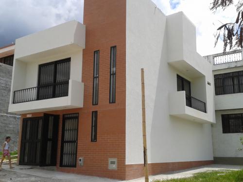 VENDO CASA ESQUINERA PARA ESTRENAR