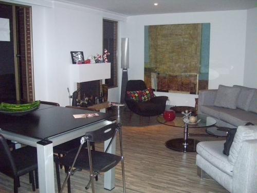 LINDO APARTAMENTO REMODELADO EN ROSALES