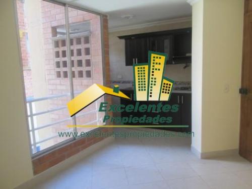 Se vende excelente apartamento sector centro (1SI689)