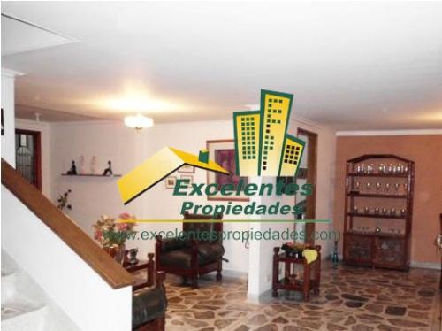 Se Vende Excelente Apartamento en la Aguacatala (2AG704)