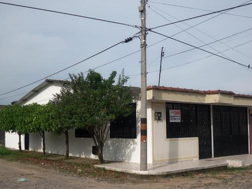 SE VENDE CASA BIEN UBICADA EN ACACIAS-META