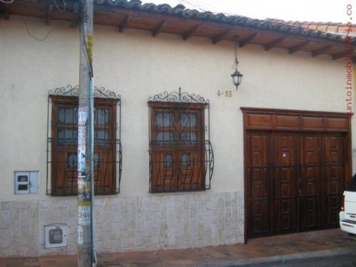 CASA EN SAN ANTONIO REMODELADA