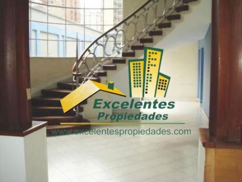 Se Vende Excelente Edificio en el Centro (1CE723)