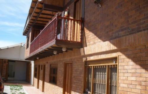 casa con oficina y bodega 2 pisos mas altillo vereda fonqueta chia 32.