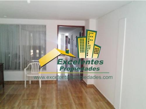 Se vende buenísima casa en el estadio (3su854)