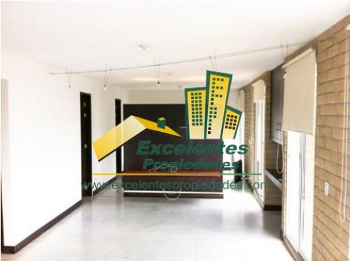 Se Vende Excelente aparta-estudio en el poblado (2lp881)