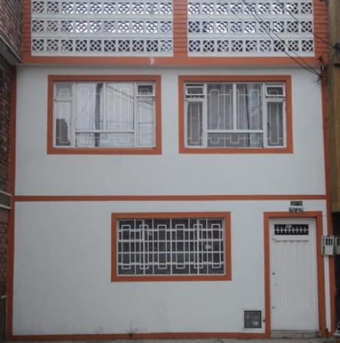 Zona Nor-Occidente, Excelente ubicación, casa de 3 pisos.