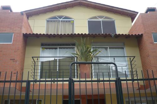 VENDO O ARRIENDO CASA EN COTA
