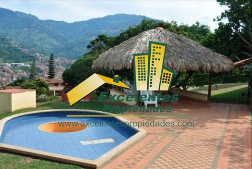 Se vende maravillosa Finca en Copacabana (coco910)
