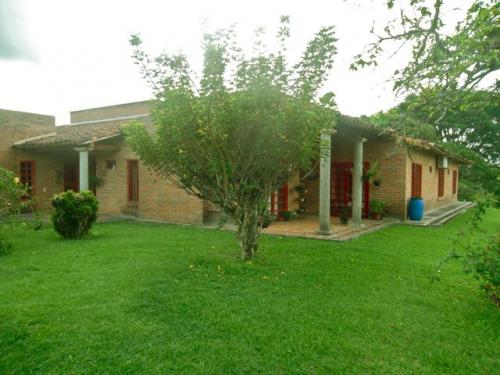 VENDO CASA CAMPESTRE DE 400 M2 Y FINCA DE 10 CUADRAS EN EL CORAZON DEL EJE CAFETERO