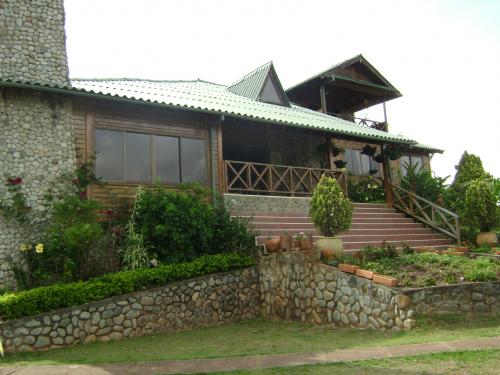 VENDO HERMOSO CHALET VIA EL QUEREMAL CERCA A CALI
