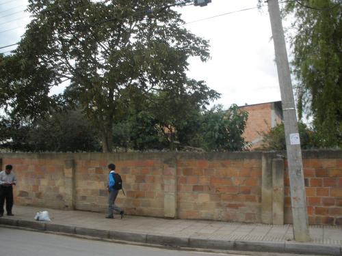 LOTE ESQUINERO 3200 METROS ESPECTACULAR GUAYMARAL CERCA CENTRO COMERCIAL 