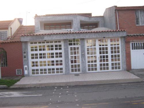 SE VENDE CASA CASTILLA BAVARIA