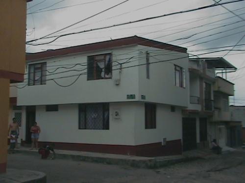 CASA PEDREGAL CALLE 82 NO.15-06 ESQUINERA