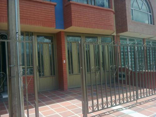 Se vende o Permuta Casa en Duitama 3 plantas independientes en excelente sector- ABIERTOS A NEGOCIACIÓN