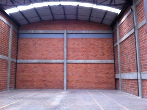 EXCELENTE BODEGA EN UNIDAD INDUSTRIAL.